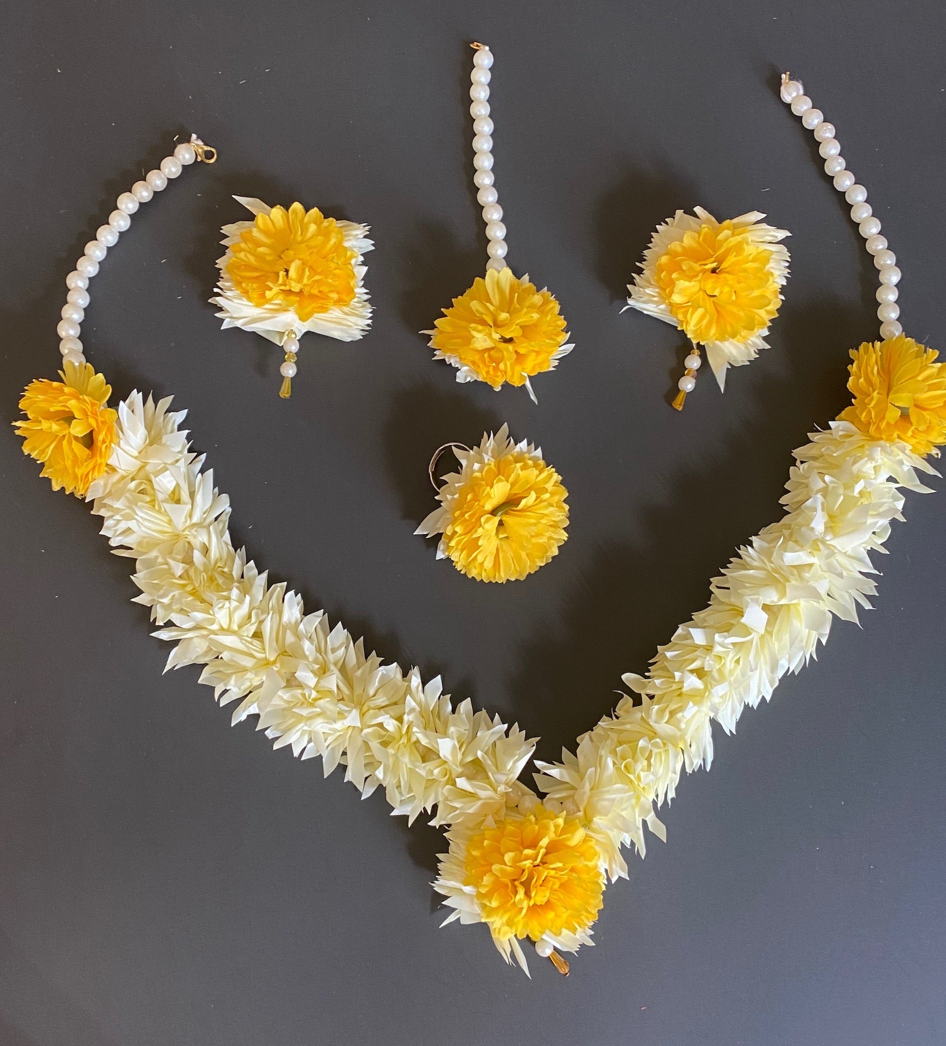 New Floral Garland Jewelry Set – Necklace, Earrings, Ring & Maang Tikka