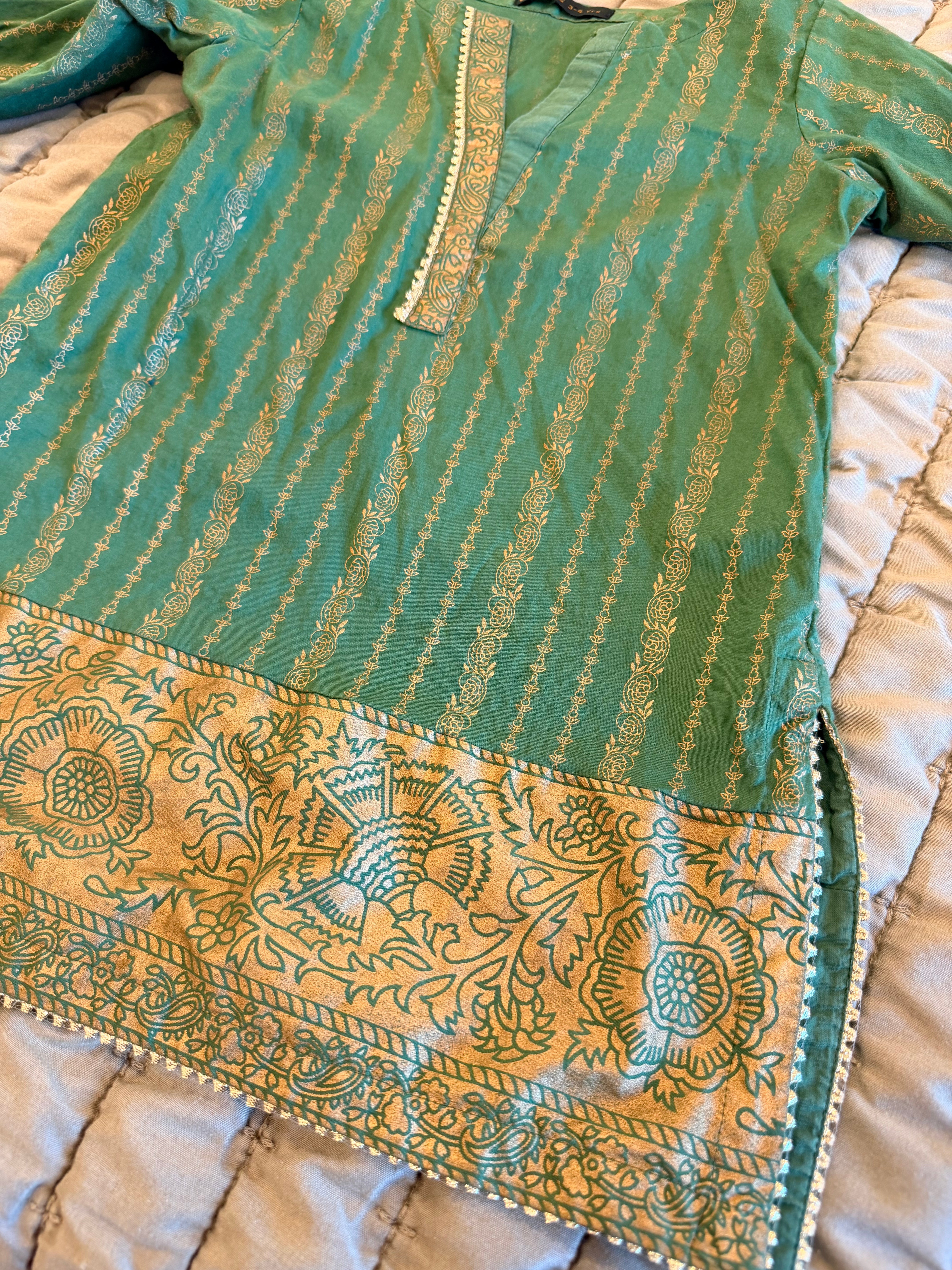 J. Girls Green & Gold Printed Lawn 2-Piece Shalwar Suit – 3–4 Years