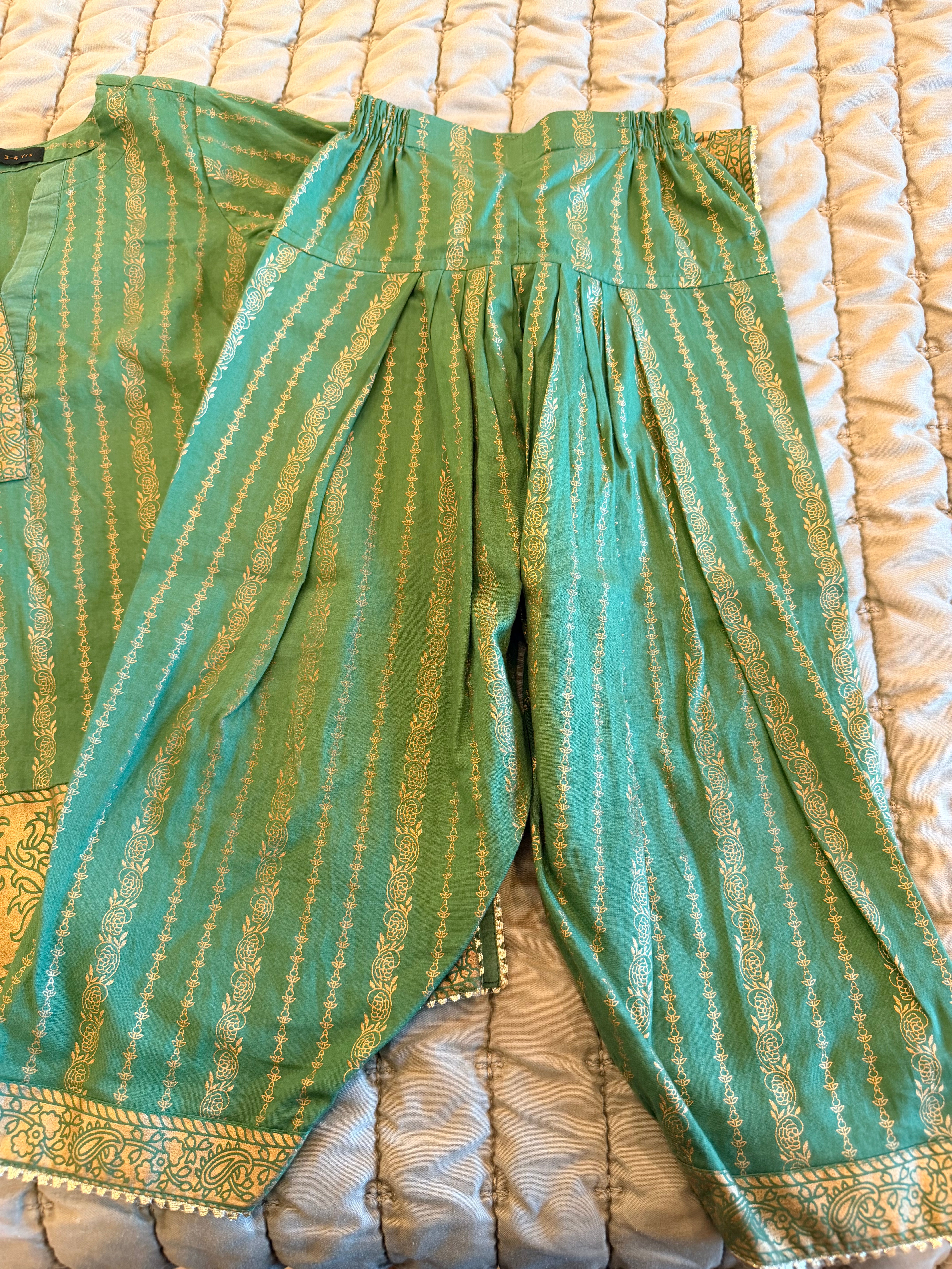 J. Girls Green & Gold Printed Cotton Kurta & Shalwar Set (2-Piece) | Size 3–4 Years